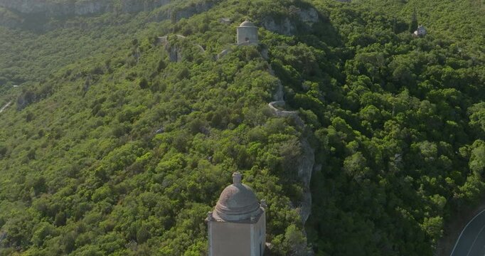 Convento de Nossa Senhora da Arr&aacute;bida, Set&uacute;bal, Portugal 
