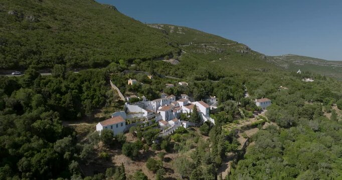 Convento de Nossa Senhora da Arr&aacute;bida, Set&uacute;bal, Portugal 
