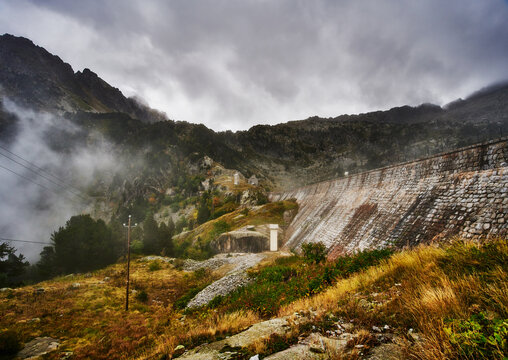Dam of the reservoir at the Refugi dera Restanca, La Val d'Aran, Catalonia, Pyrenees mountains, Spain, Europe