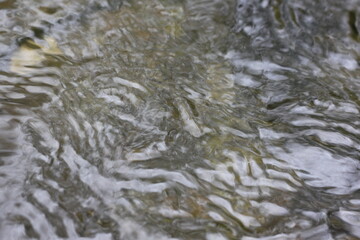 Obraz premium water flowing into the river