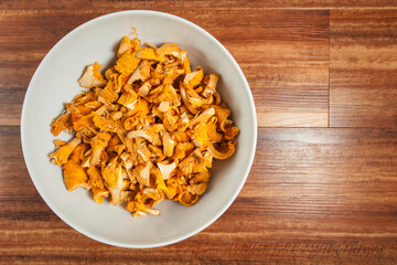 Freshly cleaned chanterelles