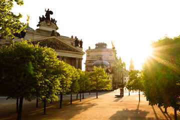 Sonnenuntergang an der Elb-Promenade in Dresden