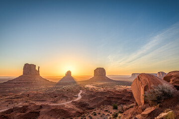 Fototapeta premium Monument Valley, Arizona, USA at Dawn 645