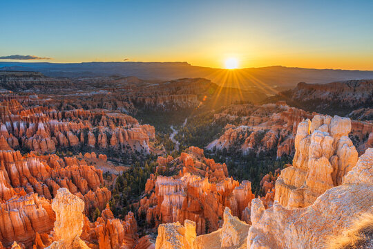 Bryce Canyon National Park, Utah, USA at dawn.
Bryce Canyon National Park, Utah, USA 650