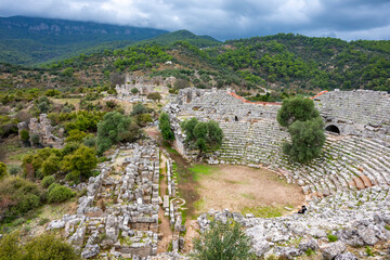 Kaunos (Carian: Kbid Lycian: Xbide Ancient Greek: &Kappa;&alpha;ῦ&nu;&omicron;&sigmaf;; Latin: Caunus) ancient city was a city of ancient Caria and in Anatolia, a few kilometres west of the modern town of Dalyan. Amphitheatre area
