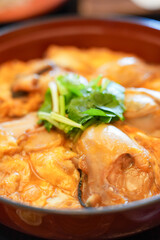 熱々の牡蠣丼ととろける卵の贅沢ランチ