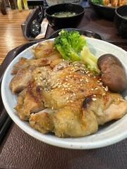 Taiwanese Chicken Rice Bowl with Broccoli