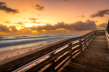 Obraz premium Beach Sunrise from Ormond Beach, Florida