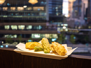 夜景を添えるサクサク天ぷら