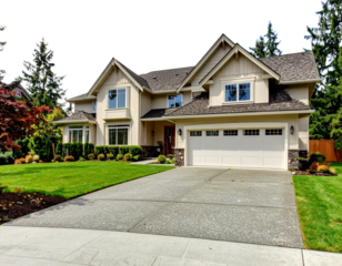 Beautiful traditional home with driveway.  (2)