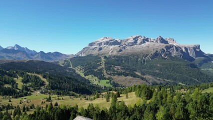 A perfect day on the Sella Ronda MTB loop! GoPro and DJI capture the Dolomites’ beauty, sunlit trails, and alpine energy.