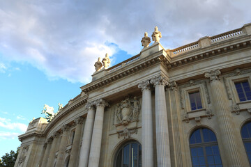 Façade du Grand Palais à Paris
