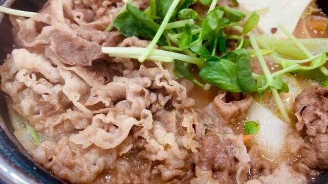 すき焼き鍋のクローズアップ
 Close-up of a sukiyaki pot , Beef