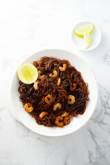 Shrimp noodles with lime
