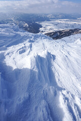 厳冬期の真っ白な荒島岳の樹氷