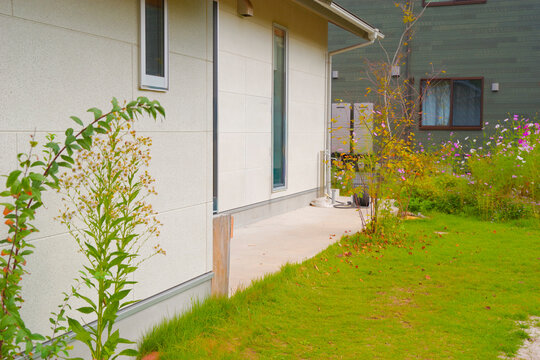 植栽が美しい新築住宅の外観