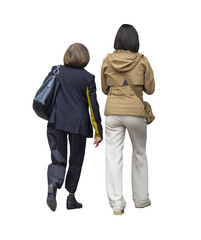 Deux femmes marchant côte à côte, vues de dos, l’une en veste beige et pantalon clair, l’autre en tenue sombre avec sac à main, scène quotidienne décontractée, photo détourée, période printanière