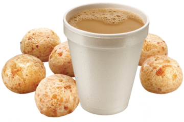 copo com café com leite acompanhado de porção de pão de queijo crocante isolado em fundo transparente