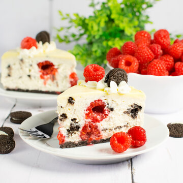Oreo Cheesecake with White Chocolate and Raspberries &ndash; Homemade Dessert