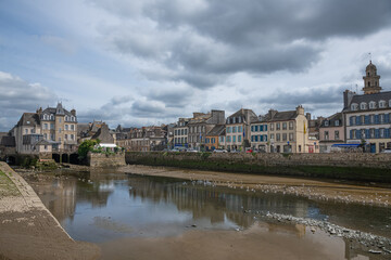 Obraz premium The Rohan Bridge ( Pont de Rohan) in Landerneau, Brittany, France