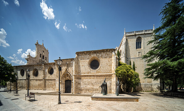 Gothic church of San Pablo in Palencia, Spain under clear blue skies