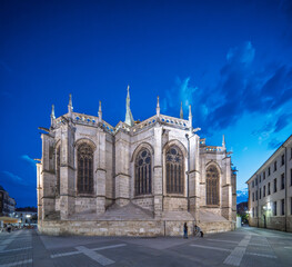Fototapeta premium Gothic beauty of Palencia Cathedral at dusk in Castile and Leon