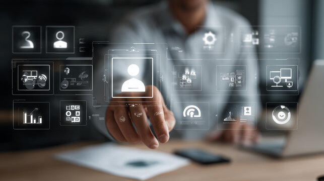 Empres&aacute;rio utiliza plataforma digital de RH com perfis, gr&aacute;ficos e &iacute;cones de equipe para gerenciar informa&ccedil;&otilde;es de funcion&aacute;rios e otimizar processos