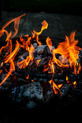 Lagerfeuer in der Feuerschale