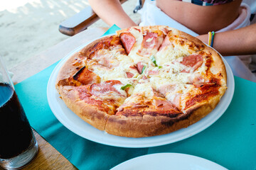 Pizza Spezial in Griechenland © Michael