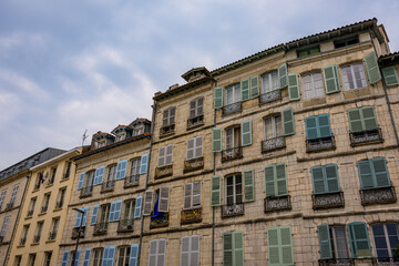 Fototapeta premium Dans les rues de Bayonne en France