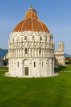 leaning tower of pisa italy