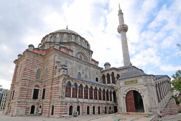 Obraz premium Laleli Mosque is a historical place of worship from the Ottoman period located in the Fatih district of Istanbul. Between 1760-1763