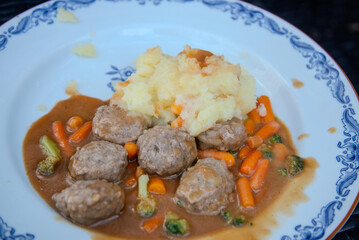 Meatballs with vegetables