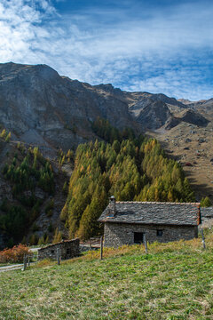 Nel vallone di Colombata (Acceglio-Valle Maira) in un pomeriggio di autunno