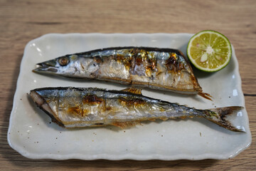 脂ののった秋刀魚の塩焼き