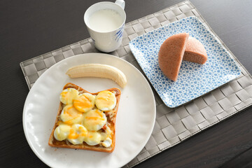バナナとチーズトーストの栄養朝ごはんセット