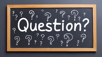 Naklejka premium Curiosity Unleashed: A chalkboard featuring the word 'Question' surrounded by whimsical question marks, inviting contemplation and sparking imagination.