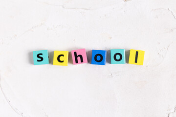 school（学校）の文字