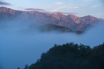 白馬三山のモルゲンロート