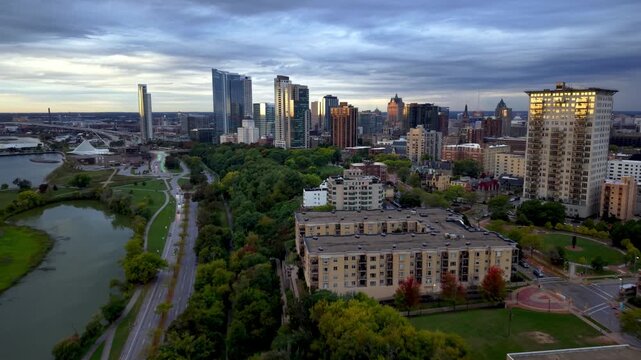 aerial push in to milwaukee wisconsin