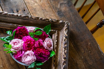 バラの花と額縁_ピンク系
