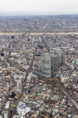 Obraz premium Birdview of Tokyo in Japan from the The Sakura Skytree tower. One of World's tallest towers of 634 meters.