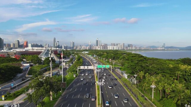 Traffic Flow on Shenzhen Binhai Avenue During Evening Rush Hour
