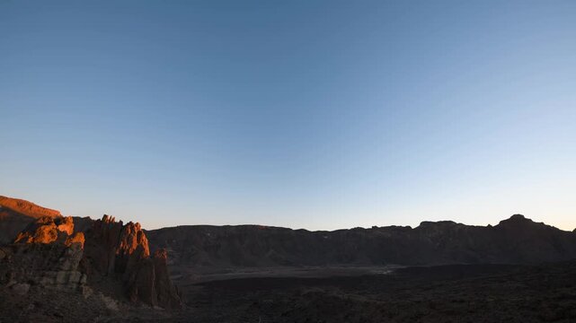 the stunning beauty of Tenerife&rsquo;s iconic Roques de Garc&iacute;a in this 4K timelapse. Watch the transition from a golden sunset to the star-filled Milky Way, captured in breathtaking detail in 4K
