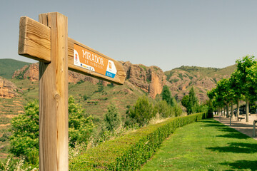 wooden sign for a viewpoint in the park (Viguera, Spain)