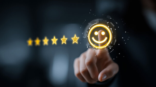 Mão interage com fluxo de jornada do cliente, estrelas de avaliação e ícone feliz ao final. Conceito de encantamento, usabilidade e sucesso do cliente. Fundo neutro com espaço negativo