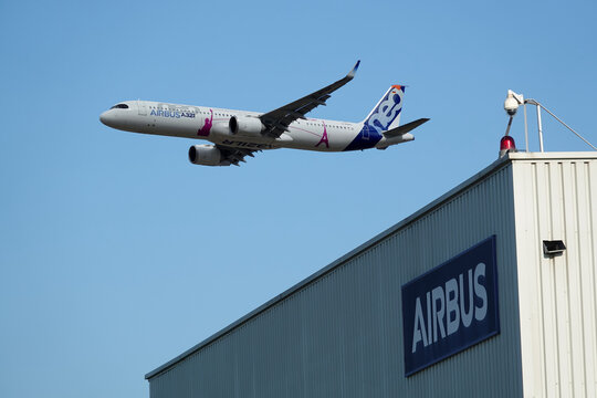 A321neo et hangar Airbus