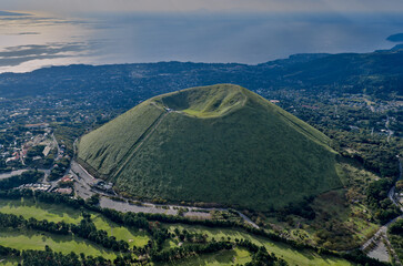 Obraz premium Aerial Panorama of Mount Omuro and the Izu Coastline