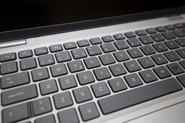 Detalhe de teclado de port&aacute;til isolado. 