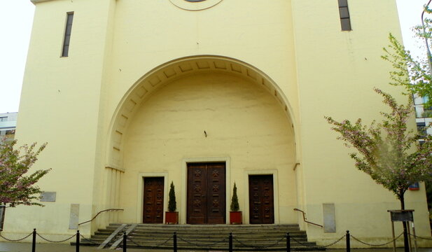 Poland, Warsaw, 4 Tamka, church of St. Teresy from Dzieciątka Jezus, facade of the church